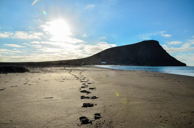 Playa tropical vacía en las Islas Canarias