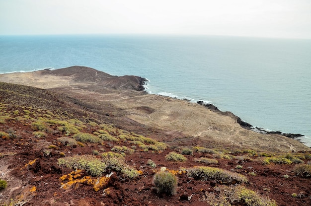 Playa tropical vacía en las Islas Canarias