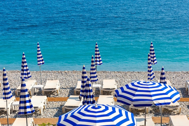 Playa vacía en Niza Francia