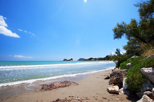 Foto playa de zakynthos zante island sunny spring seascape del mar jónico grecia europa