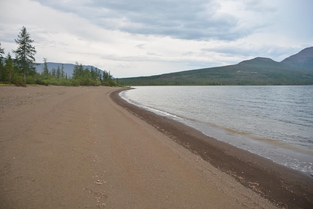 Playas de los lagos de Norilsk