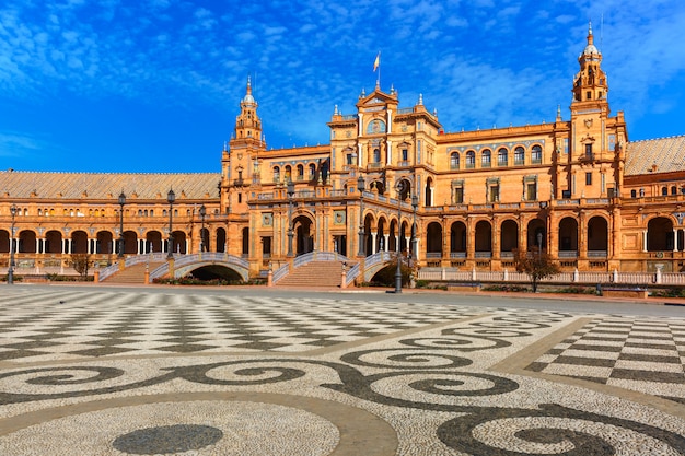 Plaza de Espana am sonnigen Tag in Sevilla, Spanien