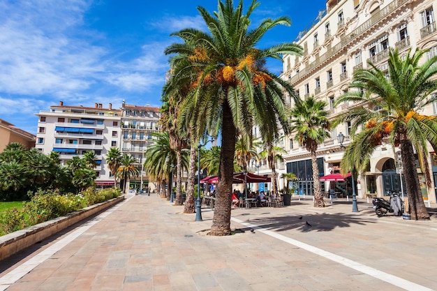 Plaza de la libertad en Toulon Francia