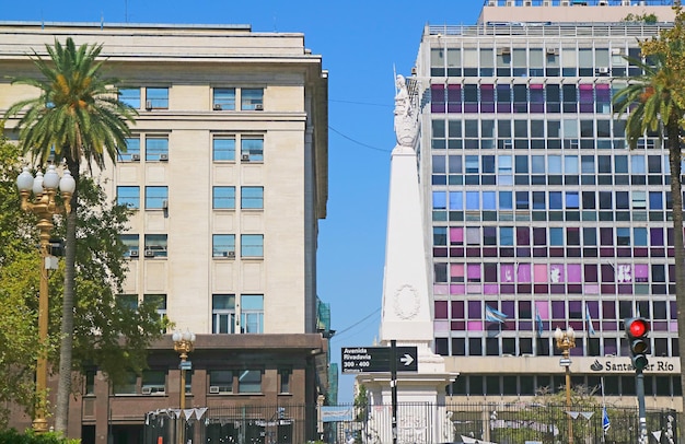 Plaza de Mayo con el Monumento a la Pirámide de Mayo y Principal Sitio Fundacional de Buenos Aires Argentina