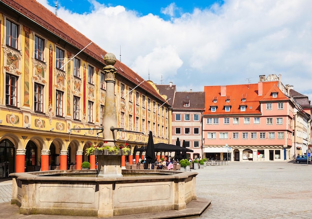 Plaza del mercado en el casco antiguo de Memmingen. Memmingen es una ciudad en la región de Suabia en Baviera, Alemania.