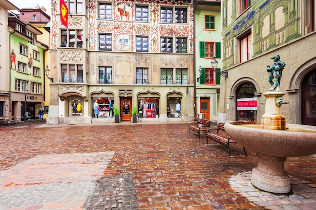 Plaza principal de Hirschenplatz en Lucerna