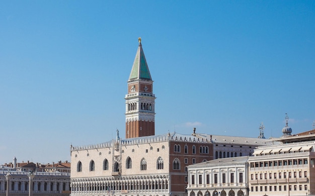 La plaza de San Marcos visto desde la cuenca de San Marcos en Venecia.