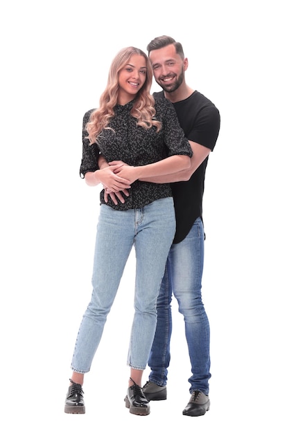 En pleno crecimiento joven pareja enamorada de pie juntos