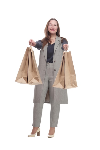 En pleno crecimiento mujer elegante con bolsas de compras