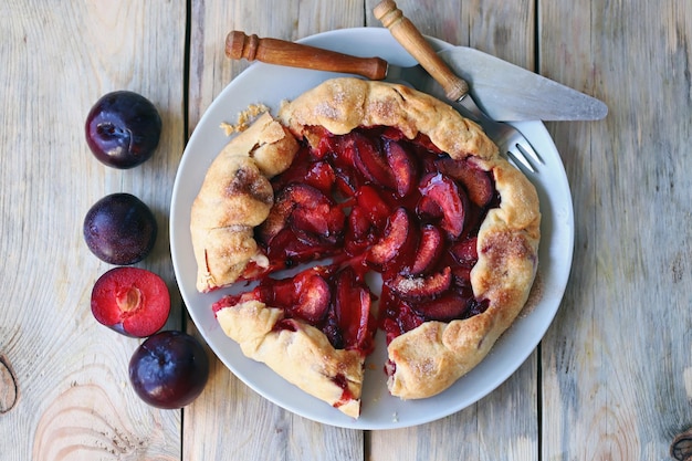 Plum Galette Herbstdessert mit Pflaumen