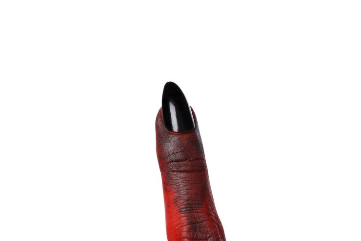 Foto png dedo feminino vermelho com unha preta isolado no fundo branco