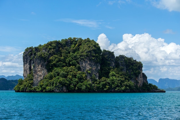 Poda Island der berühmte Marksteinmeerblick von Thailand