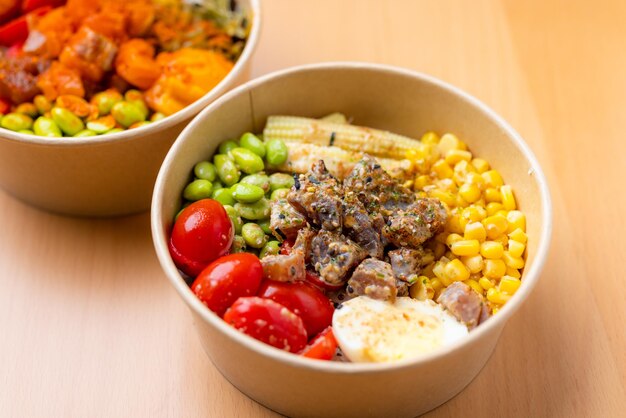 Poke Bowl con pescado y verduras