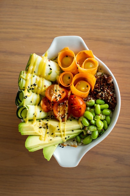 Poke de verduras de temporada para cuidar la alimentacion