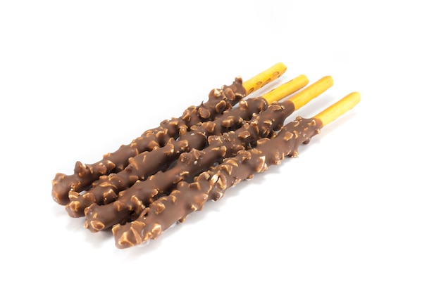 Poky Sticks cubiertos de chocolate sobre blanco