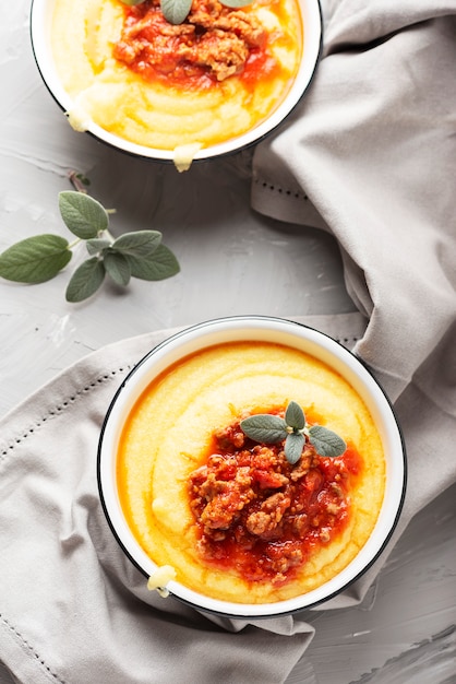 Polenta con carne