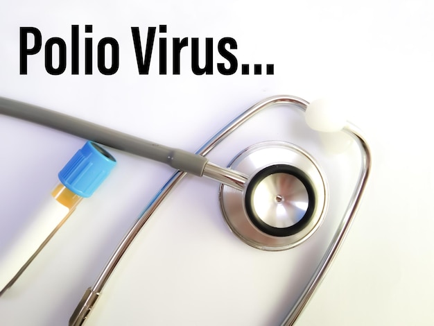 Poliovirus-Wort mit medizinischer Ausrüstung. Es ist ein RNA-Virus aus der Familie der Picornaviridae.