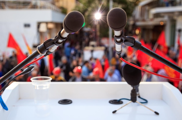 Politisches Protestmikrofon hautnah