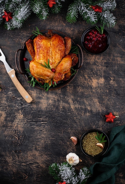 Pollo al horno navideño para cena festiva