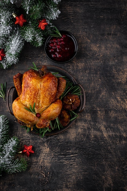 Pollo al horno navideño para cena festiva