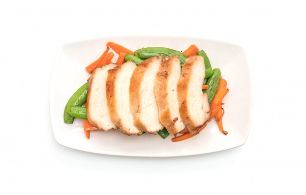 Pollo Asado Con Guisantes Verdes Y Zanahoria
