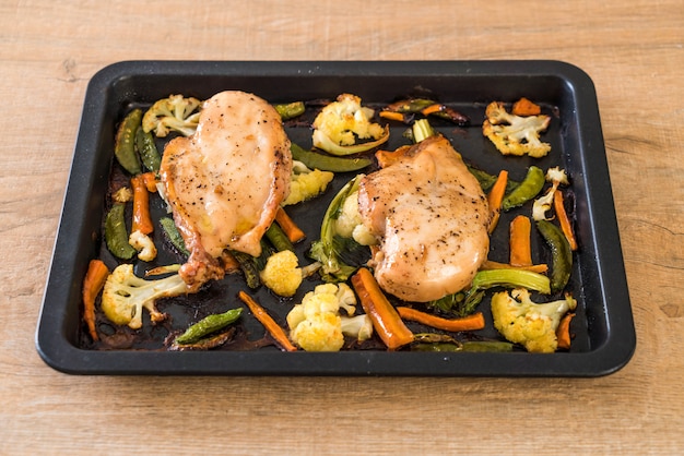 pollo asado con vegetales