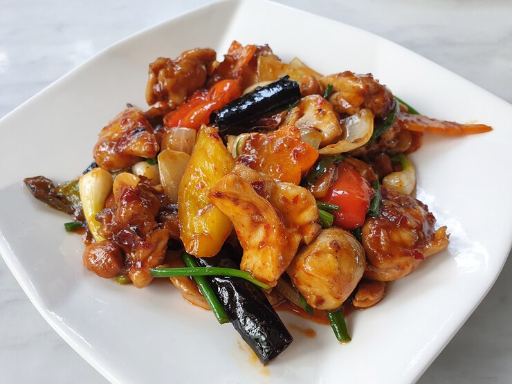 Pollo frito con anacardos