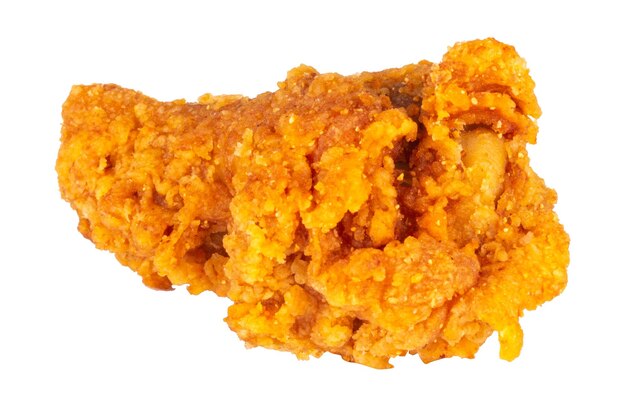 pollo frito picante aislado sobre un fondo blanco