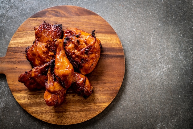 pollo a la parrilla y barbacoa