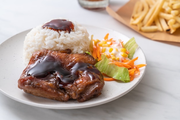 pollo a la parrilla con salsa teriyaki y arroz