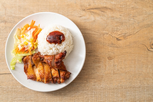 pollo a la parrilla con salsa teriyaki y arroz