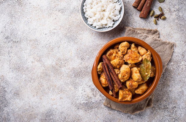 Pollo tikka masala. Plato indio tradicional