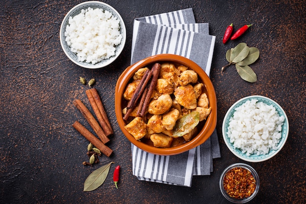 Pollo tikka masala. Plato indio tradicional