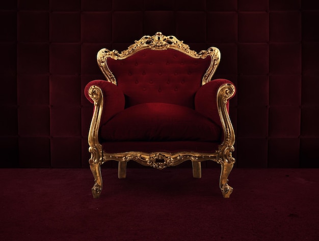 Poltrona de luxo vermelha e dourada em um quarto antigo