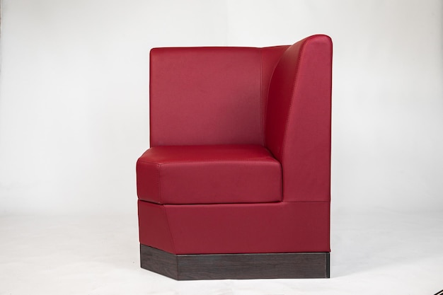 Poltronas com assento de couro vermelho