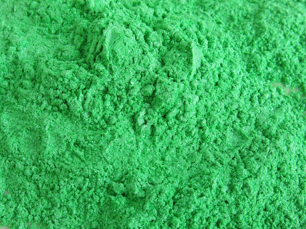 Polvo de pigmento de mica verde para cosméticos.