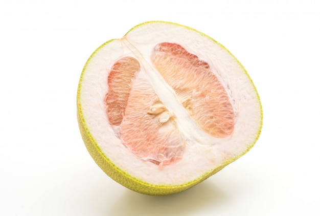 pomelo fresco aislado