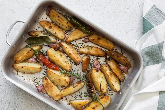 Pommes frites golden und knusprig