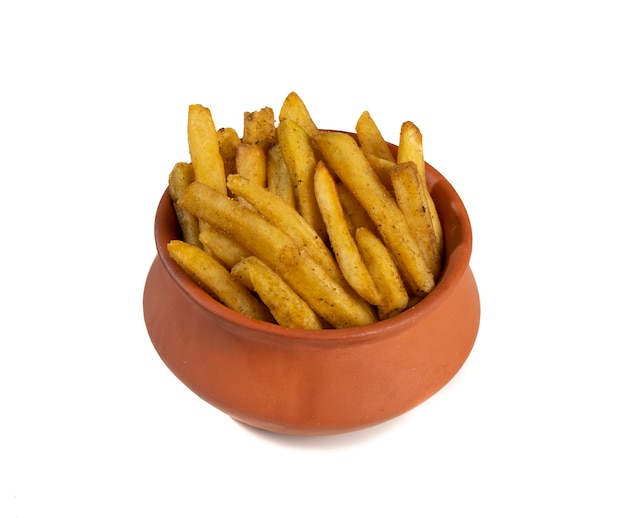 Pommes Frites oder gebackene Kartoffel-Pommes auf weißem Hintergrund