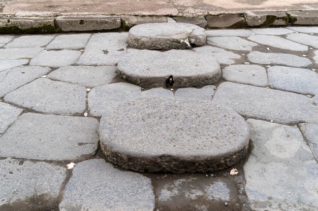 Pompeya arruina el paseo peatonal de la calle del camino romano