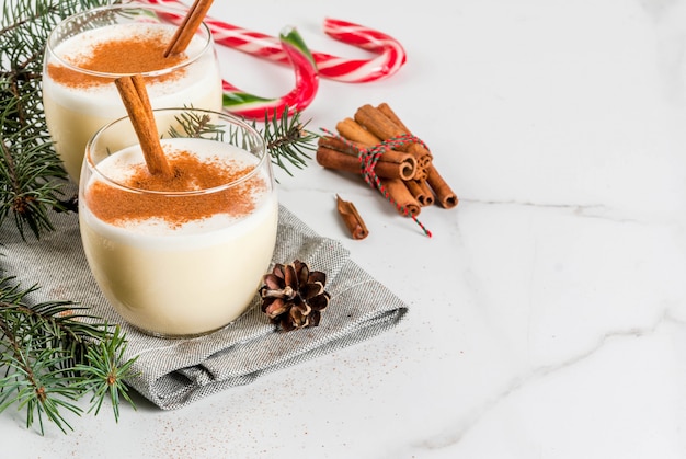 Ponche de bebida tradicional de Navidad