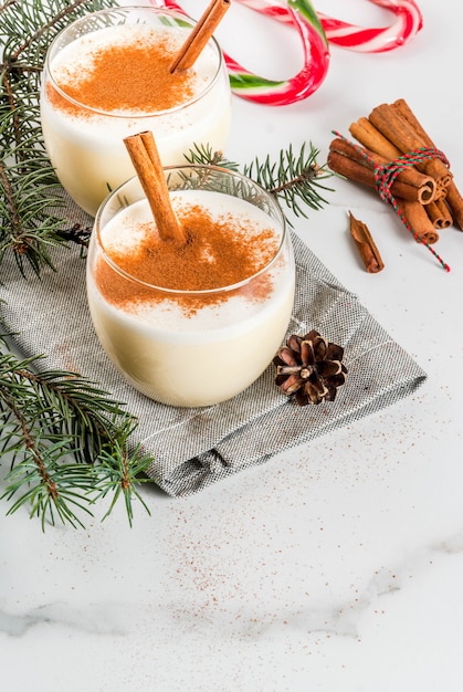 Ponche de bebida tradicional de Navidad