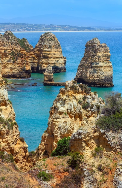 Ponta da Piedade (grupo de formações rochosas ao longo da costa da cidade de Lagos, Algarve, Portugal).