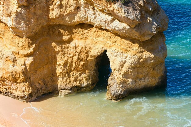 Ponta da Piedade (Gruppe von Felsformationen entlang der Küste von Lagos, Algarve, Portugal).