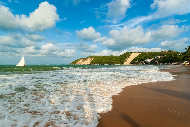 Ponta Negra Strand mit Morro do Careca im Hintergrund Natal Rio Grande do Norte Brasilien