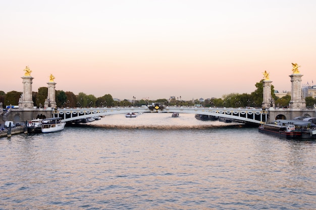 Foto ponte alexander iii em paris