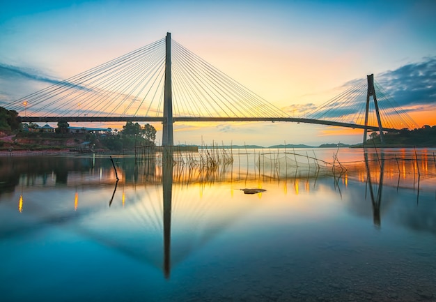 Ponte barelang ao nascer do sol na ilha batam