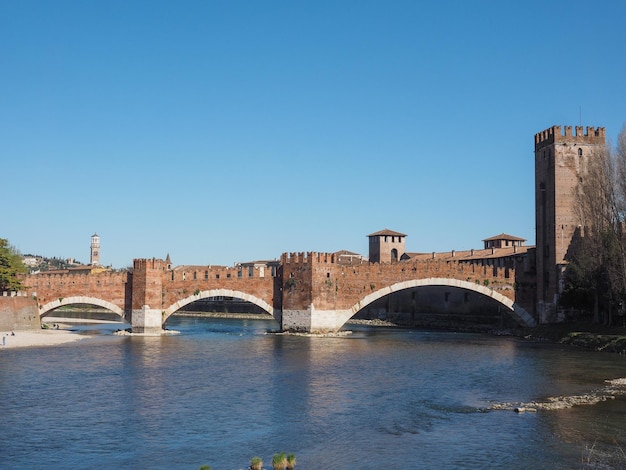 Ponte Castelvecchio, também conhecida como Ponte Scaliger em Verona