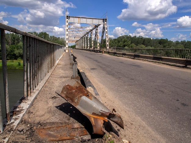 Foto ponte contra o céu