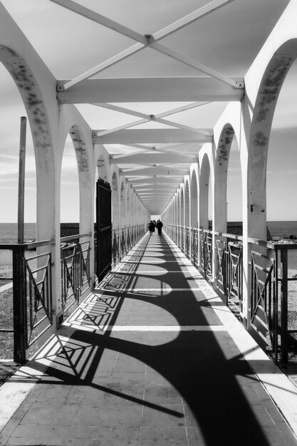 Foto ponte contra o céu